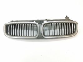 BMW 7 E65 E66 Etupuskurin ylempi jäähdytinsäleikkö 7037727