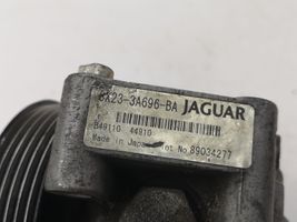 Jaguar XF Ohjaustehostimen pumppu 8X233A696BA