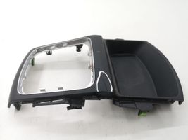 Hyundai i30 Rivestimento in plastica cornice della leva del cambio 84650A69004X