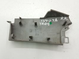 Toyota Yaris Inne elementy wykończeniowe drzwi przednich 742240D010