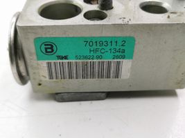 Citroen C5 Air conditioning (A/C) expansion valve 70193112