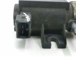 Volkswagen PASSAT B5 Vacuum valve 1H0906627