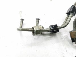 Volkswagen PASSAT B5 Fuel injector supply line/pipe 