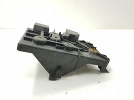 Mazda CX-7 Boîte de batterie K6805