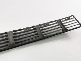 Volkswagen PASSAT B5 Grille inférieure de pare-chocs avant 3B0853677B