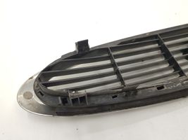 Ford Mondeo MK II Maskownica / Grill / Atrapa górna chłodnicy 96BG8200CNW