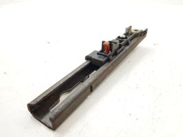 Peugeot 307 Rail de réglage hauteur de ceinture de sécurité 7371C8003