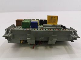 Opel Vectra B Fuse module 90505470