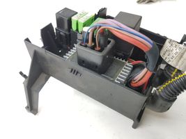 Opel Vectra B Module de fusibles 90506007