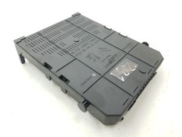 Peugeot 5008 Module de fusibles 966689538002