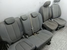 KIA Carens II Set sedili 