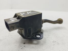 Mercedes-Benz E W211 Sensore di livello faro/fanale A0105427717