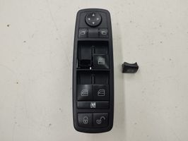 Mercedes-Benz B W245 Elektrisko logu slēdzis A1698206610