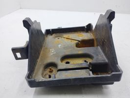 Mazda CX-7 Boîte de batterie K6805