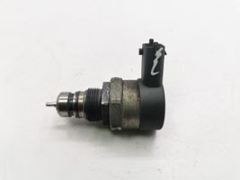 Chrysler Voyager Regolatore di pressione del carburante 0281002829