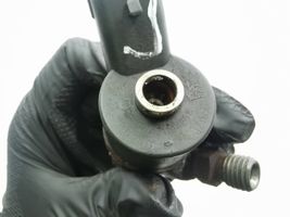 KIA Carens I Injecteur de carburant 3380027400