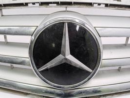 Mercedes-Benz B W246 W242 Etupuskurin ylempi jäähdytinsäleikkö A2468880160