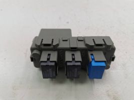 Honda CR-V Module de fusibles TV00030