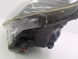 Toyota RAV 4 (XA40) Lampa przednia W0836