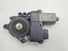 Hyundai i30 Moteur de lève-vitre de porte avant 824602R010