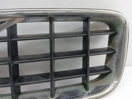 Volvo XC90 Maskownica / Grill / Atrapa górna chłodnicy 8620641