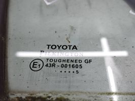 Toyota Avensis T270 Front door vent window glass four-door 43R001605