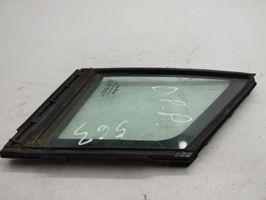 Toyota Avensis T270 Front door vent window glass four-door 43R001605