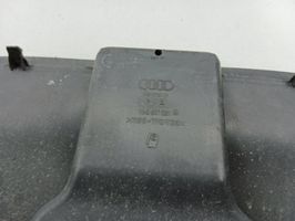 Audi A7 S7 4G Konepellin lukituksen muotolista 4G8807061A