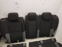 Nissan Qashqai Комплект салона komplektas 