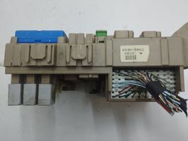 Toyota Corolla E120 E130 Module de fusibles 8264102040