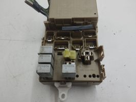 Toyota Corolla E120 E130 Sulakemoduuli 8264102040