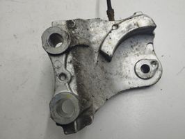 Honda CR-V Engine mounting bracket 