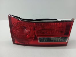 Honda Accord Aizmugurējais lukturis pārsegā P8129