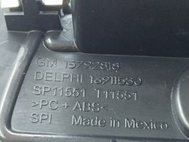 Saab 9-7X Dysze / Kratki środkowego nawiewu deski rozdzielczej 15792818