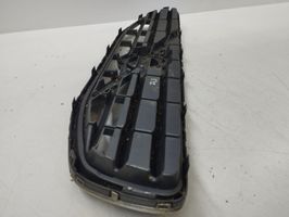 Volvo S60 Grotelės viršutinės 31333692