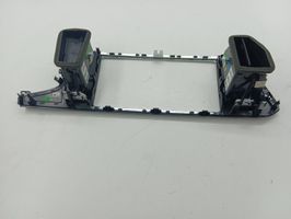 Seat Ateca Radion/GPS-laitteen pääyksikön kehys 577819110A