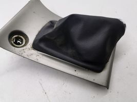 Toyota Corolla E120 E130 Rivestimento in plastica cornice della leva del cambio 8185