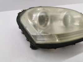 Mercedes-Benz ML W164 Lampa przednia A0028206026