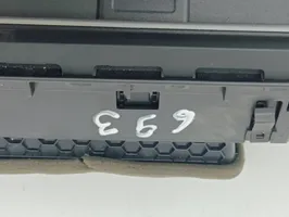 Volkswagen PASSAT B8 Dysze / Kratki środkowego nawiewu deski rozdzielczej 3G2857089