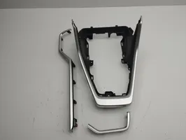 Toyota RAV 4 (XA50) Garniture de panneau console centrale 5880542100