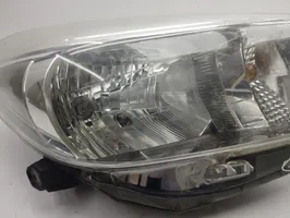 Toyota Yaris Lampa przednia 