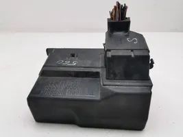 Nissan Murano Z50 Module de fusibles 7154708230