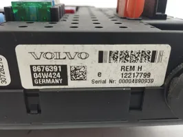 Volvo XC90 Fuse module 867639104W424