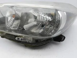 Toyota Yaris Lampa przednia 