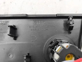 Audi Q2 - 12 voltin pistorasia (edessä) 81c863263a