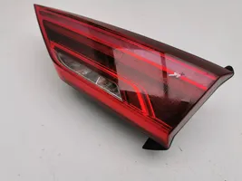 Audi Q3 F3 Lampy tylnej klapy bagażnika 83A945094A