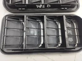 Seat Leon IV Kratka wentylacyjna pod zderzakiem tylnym 7N0819465F