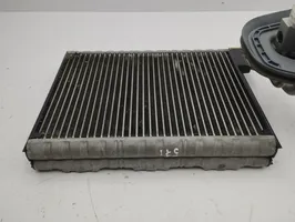 BMW 7 F01 F02 F03 F04 Gaisa kondicioniera radiators (salonā) 915980370