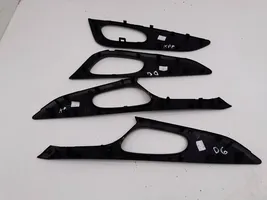 Nissan Qashqai Set di rivestimento del pannello della portiera 806824EA1AX