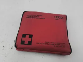 Audi A6 C7 Trousse de premiers secours 8P0860282A